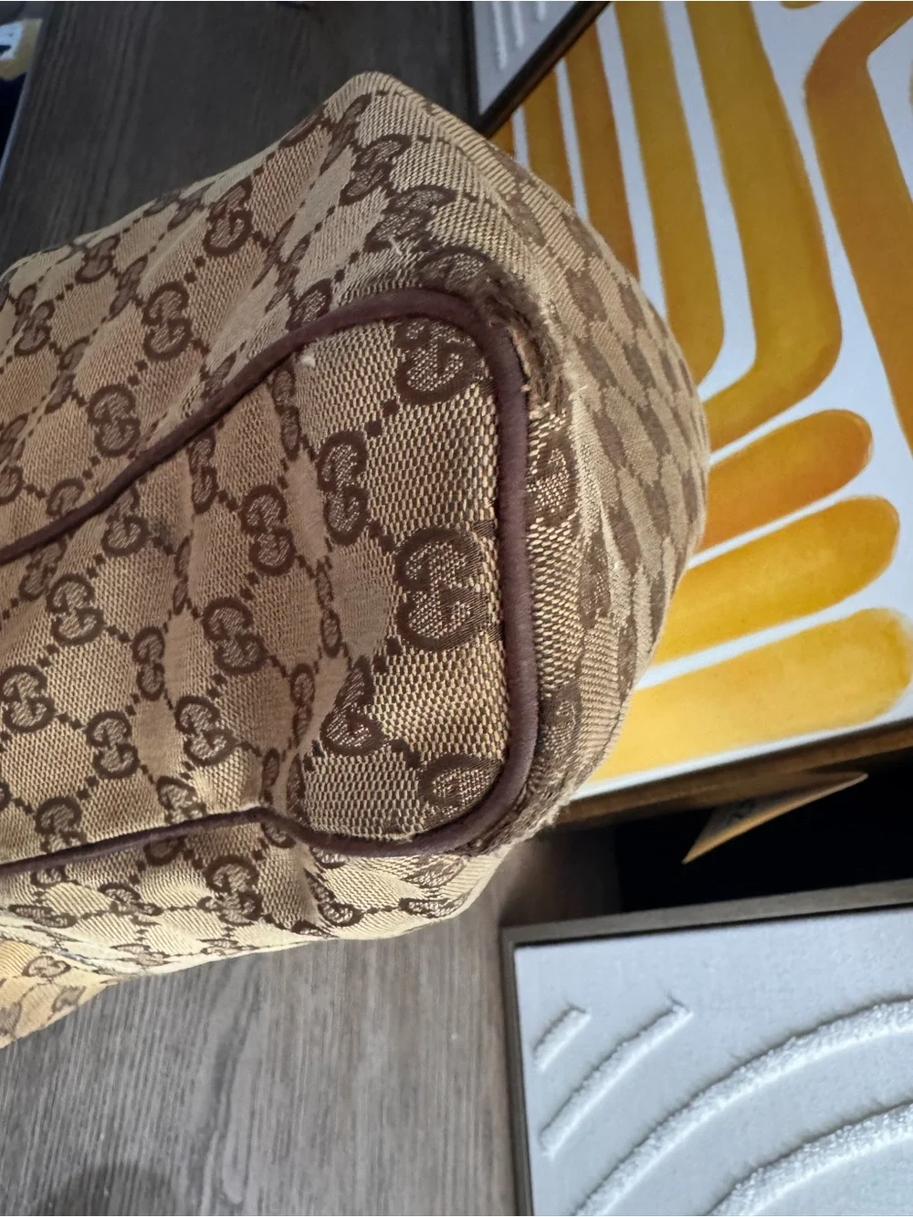 Authentic Gucci GG Canvas Messenger Crossbody Bag Beige Brown
